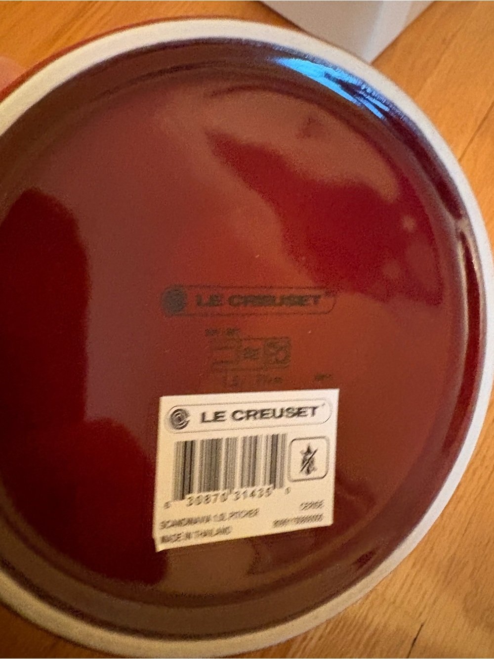 Le Creuset Scandinavia 1.5L Pitcher. Cerise - Picture 5 of 8